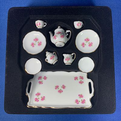 Tea-Set with Tray, Roses