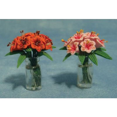 Lilllies in Glass Vase 2asst (price each)