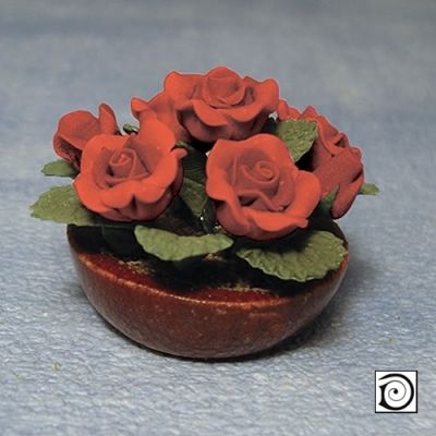 Bowl of red roses